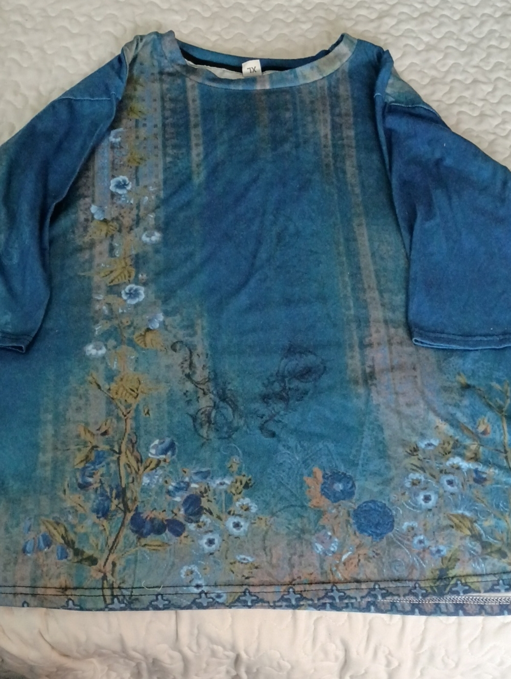 YNS Generic Blue Floral Tunic Top with Botanical Accent